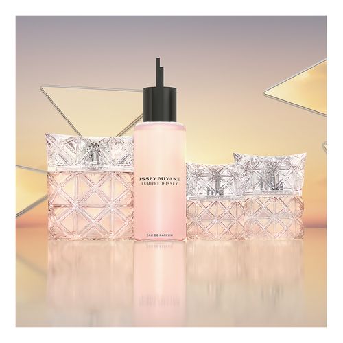 Lumi&egrave;re d?Issey