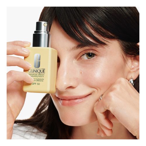 Dramatically Different Moisturizing Lotion Spf50