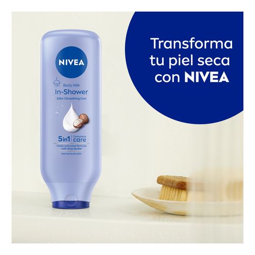 Smooth Milk Bajo La Ducha