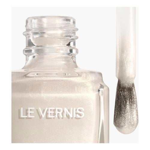 LE VERNIS